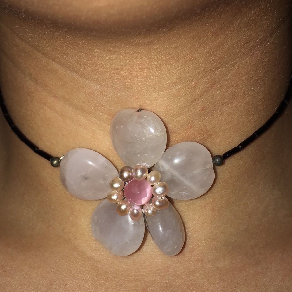 Pink quartz daisy choker necklace